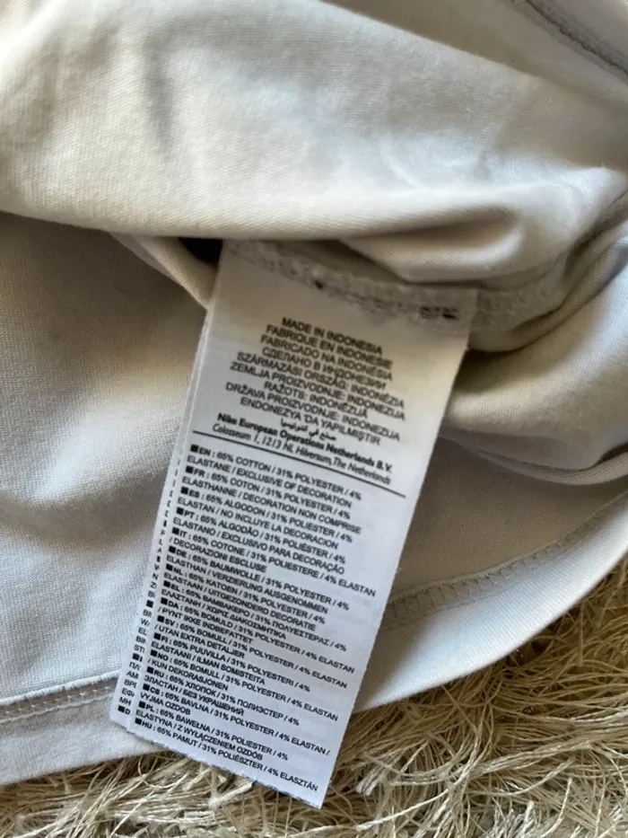 T-shirt blanc sport Nike dryfit 34 - photo numéro 4