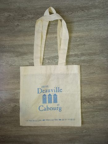 petit sac tote bag en tissu entre deauville et cabourg