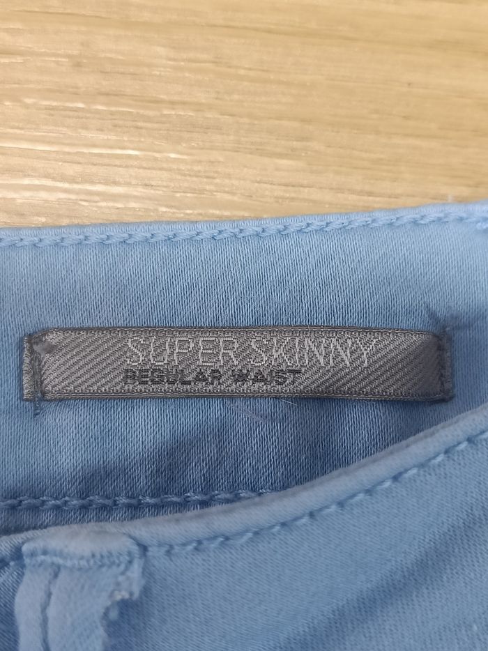 Jean skinny Bershka bleu ciel – Taille 36 (S) – - photo numéro 7