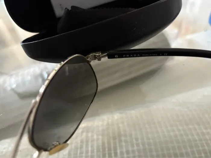 Lunettes de soleil - photo numéro 4