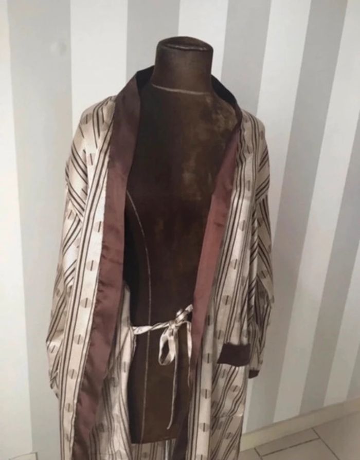 Très jolie Robe de chambre vintage taille 38 - photo numéro 3