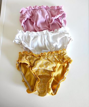 Trois culottes froufrou fille 3 ans