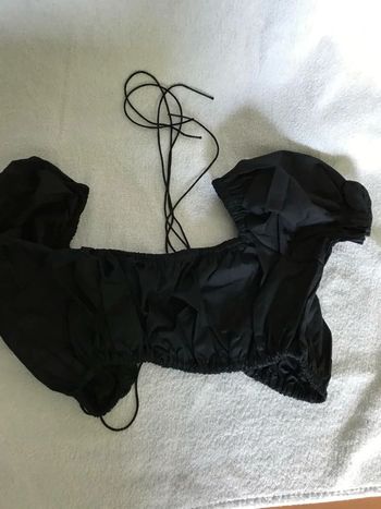 Haut court, debardeur avec bustier à lacet noir