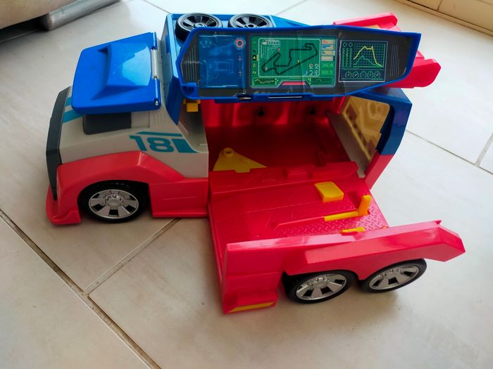 Camion  Pat patrouille avec sa voiture de course - photo numéro 3