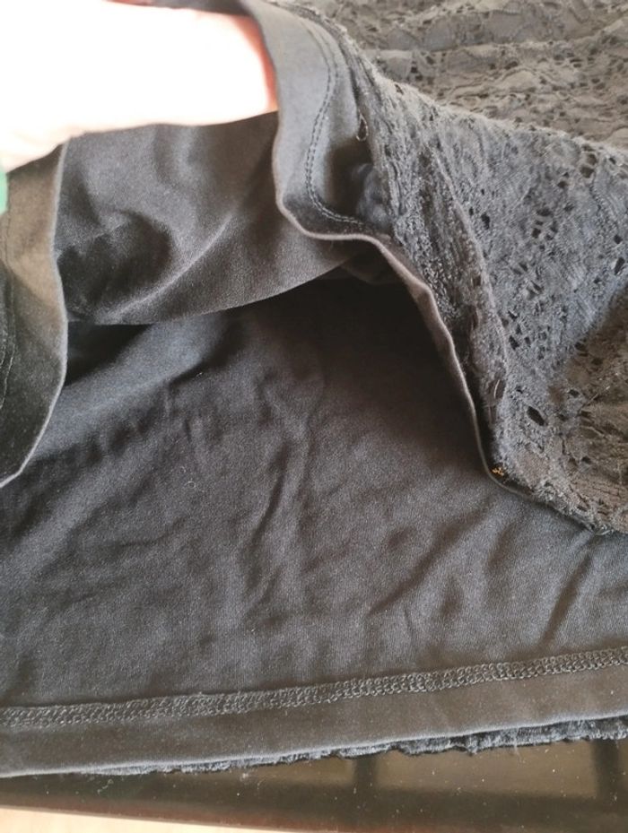 Jupe noir en dentelle cache cache taille M - photo numéro 3