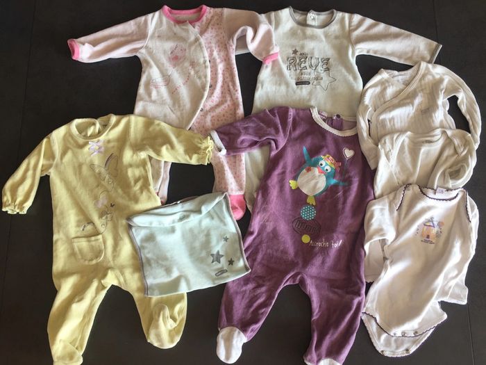 Lot pyjamas bodies fille 6 mois