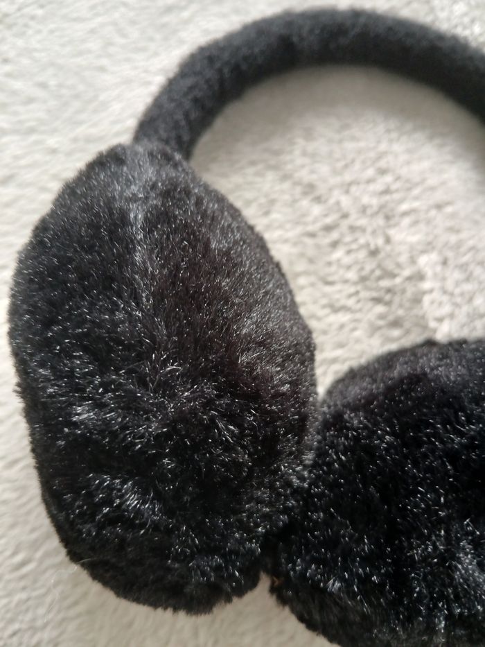 Cache oreilles noir - photo numéro 2