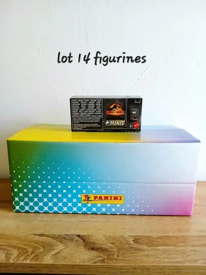 Lot de 14 Jurassic World Dominion Minis Figure en présentoir