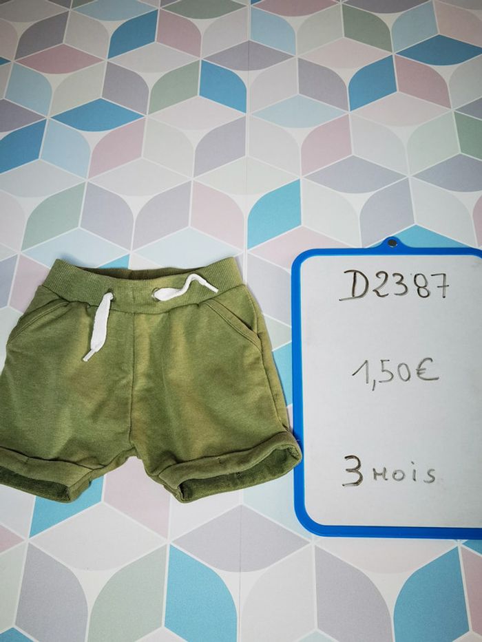 D2387 - short garçon 3 mois - photo numéro 3