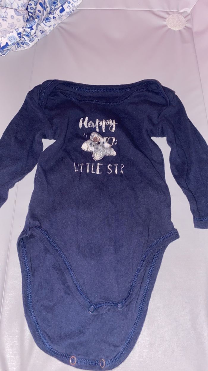 Lot de 2 body et un pull taille 6mois