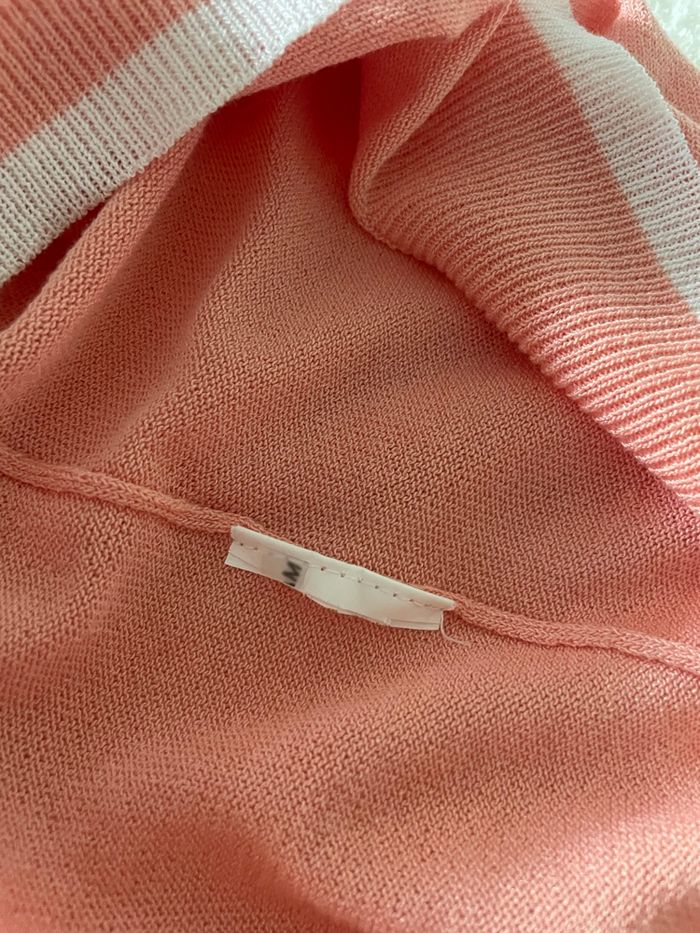 Pull léger rose corail et noeud blanc - photo numéro 2
