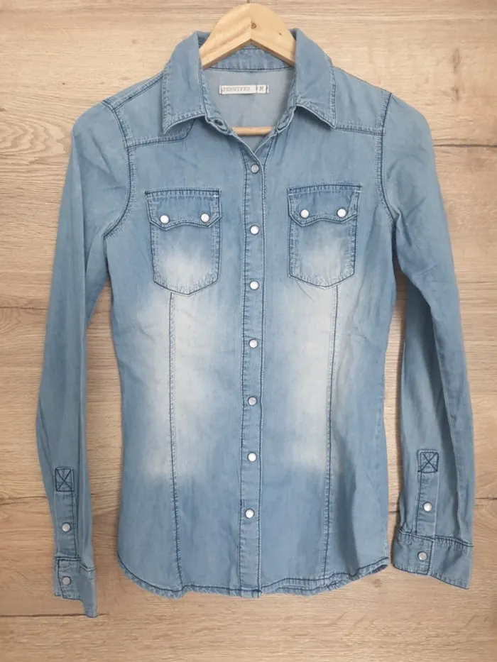 Chemise en jean bleu clair jennyfer