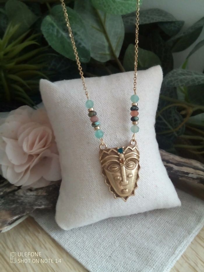 Collier masque Afrique et pierres naturelles semi précieuses