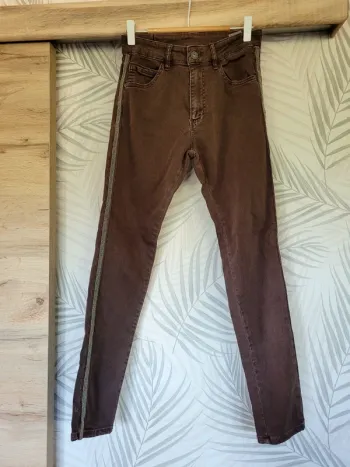 Jean marron brillant sur le côté taille XS