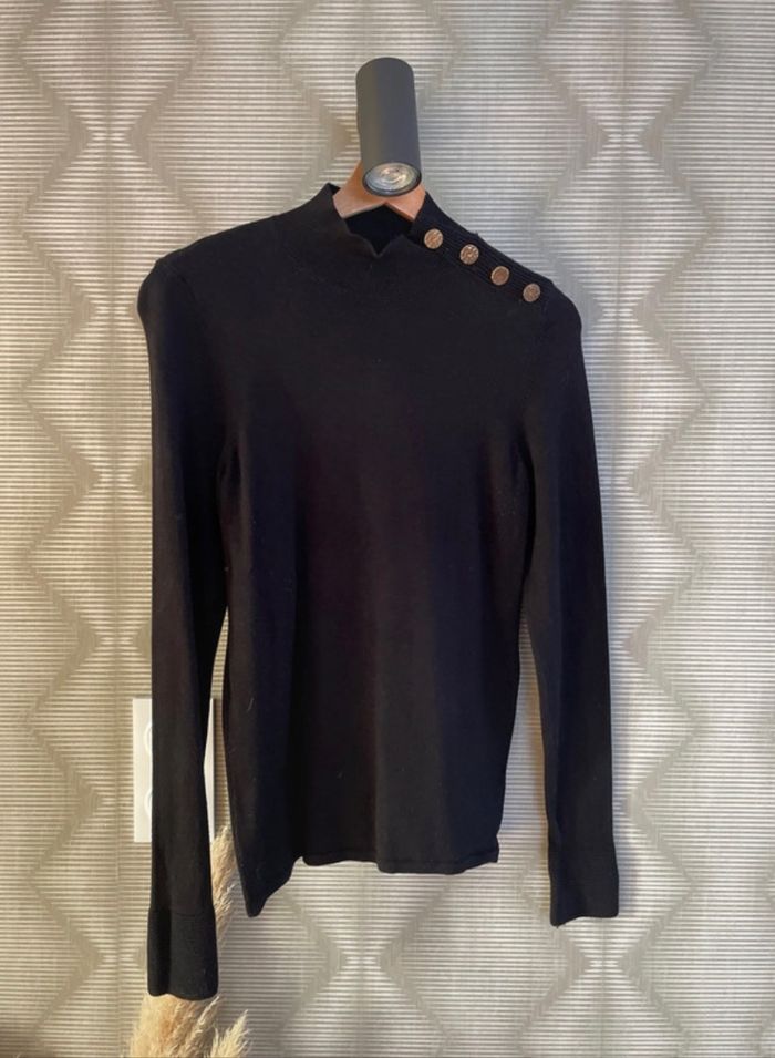 Pull noir