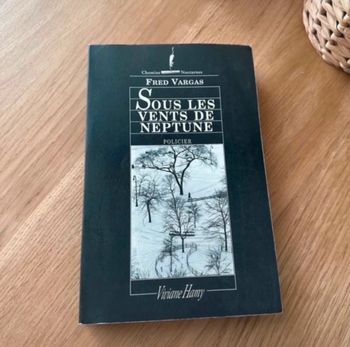 Livre Fred Vargas Sous les vents de Neptune