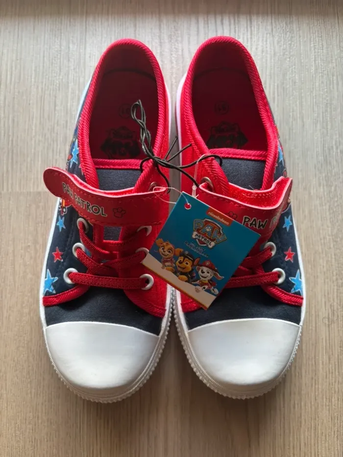 Chaussures garçon ,pointure 31 .Pat patrouille