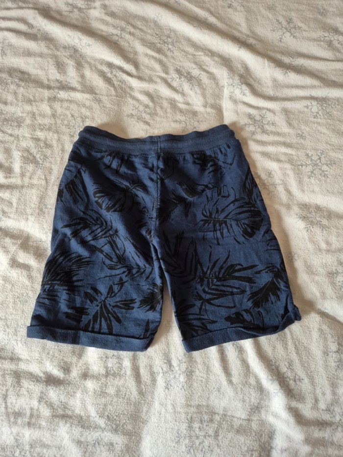 Short 110/116 cm =5/6 ans - photo numéro 3