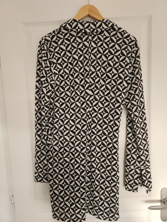 Robe noire et blanc à motifs H&M. - photo numéro 5
