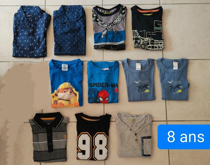 Lot 2 chemises et 9 Tee-shirts manches longues 8 ans