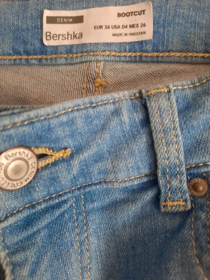 Jean Bootcut Bershka taille 36 - photo numéro 3
