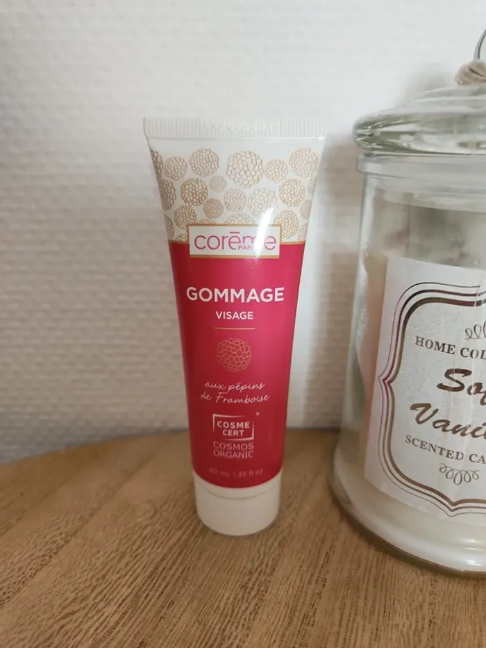 🌺Gommage visage aux pépins de framboise Coreme Paris🌺 - photo numéro 2