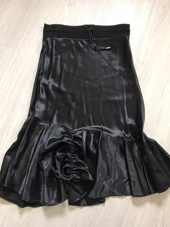 Robe satinée noire - photo numéro 5