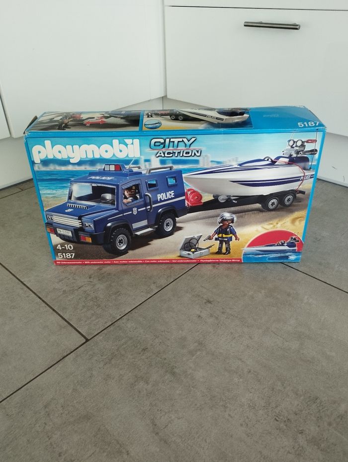Playmobil police avec fourgon et vedette