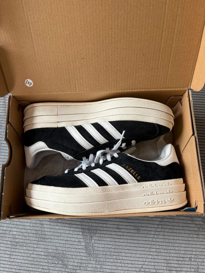 Chaussures adidas gazelle bold blanches et noires / taille 38 - photo numéro 8