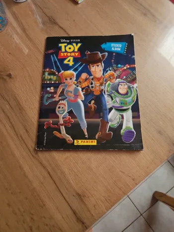 Livre panini presque complet toy story