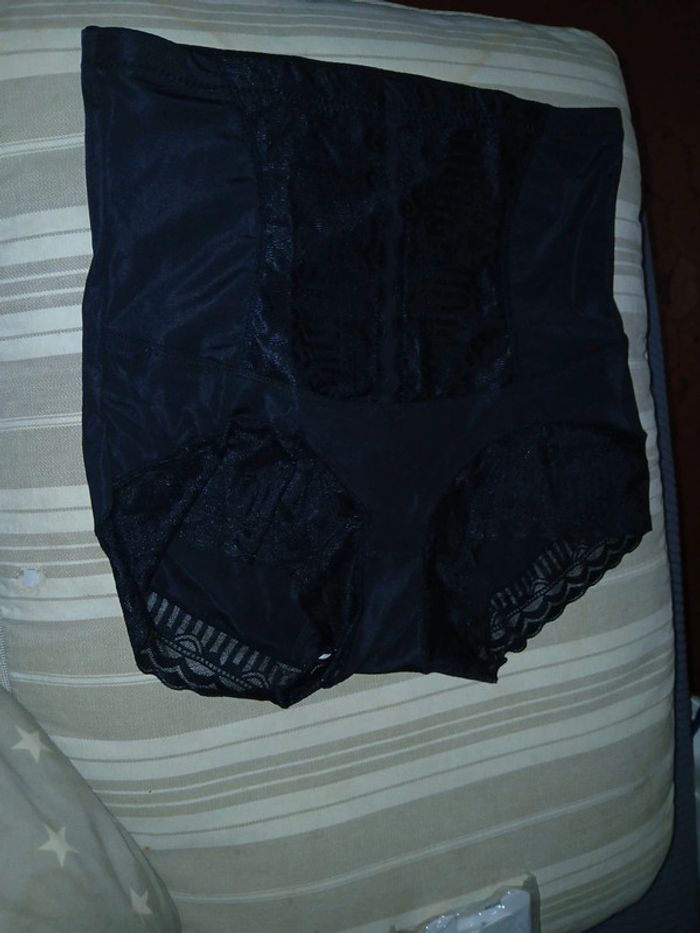 Joli shorty dentelle - photo numéro 6