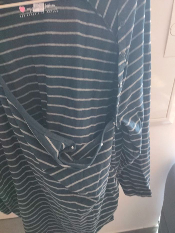 T-shirt manches longues allaitement T54 très bon état - photo numéro 5