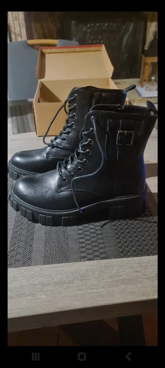 Bottines neuves pointure 39
