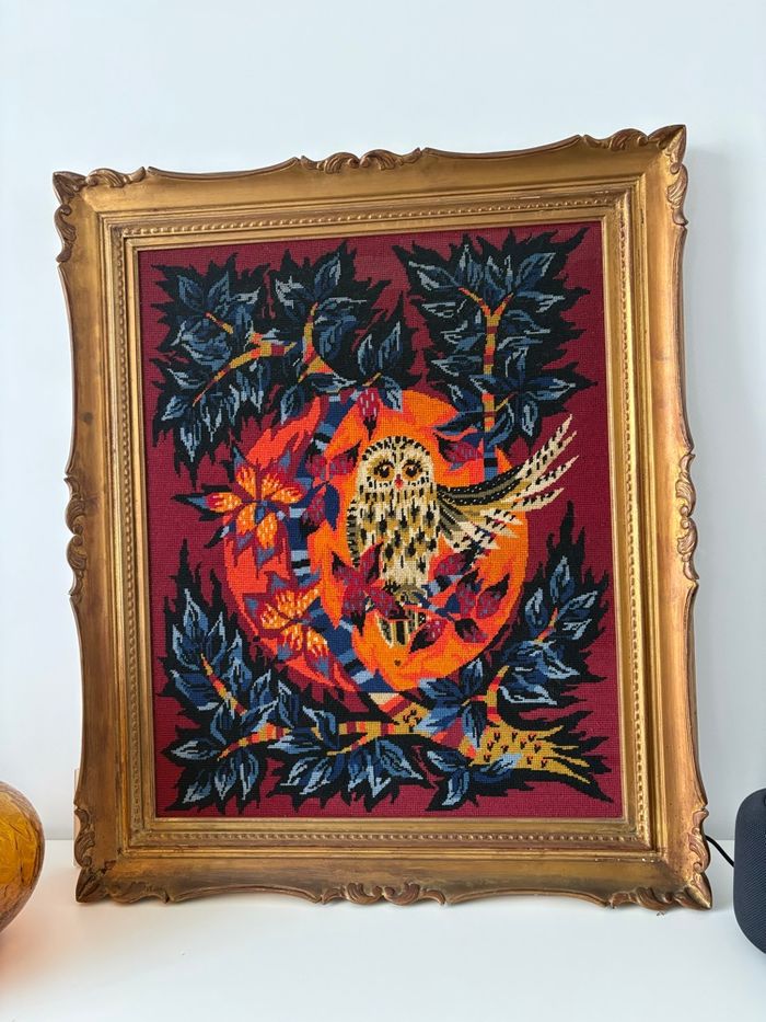 Très grand canevas chouette vintage année 70 selon Jean Lurçat encadrement bois et plâtre - photo numéro 9