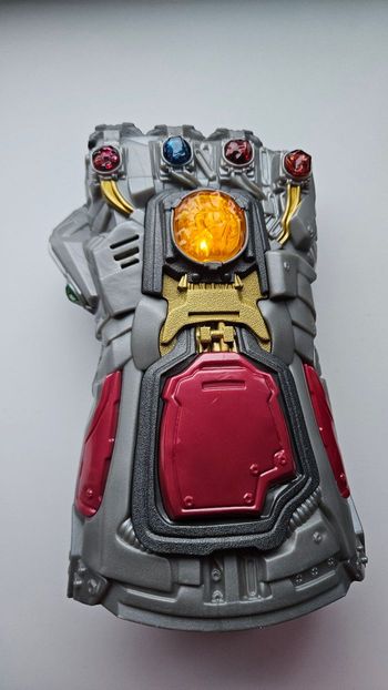 Gant Marvel infinité lumineux