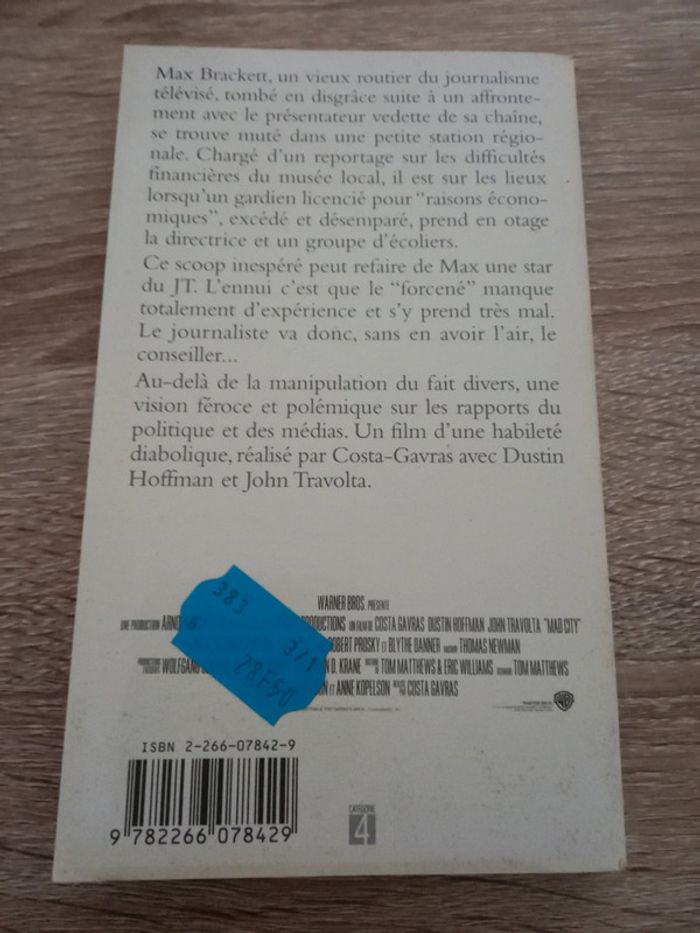 J.H. Marks 📚 Mad City - photo numéro 2