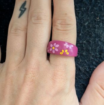 Bague en résine style vintage