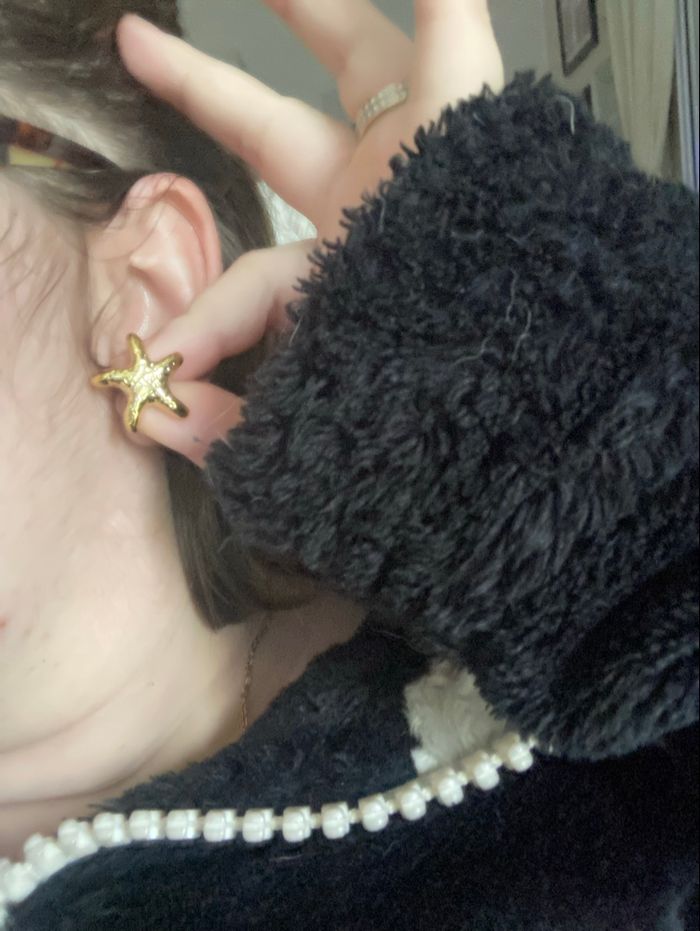 Boucles d’oreilles NEUVES pour femme en forme d’étoile de mer couleur doré - photo numéro 2