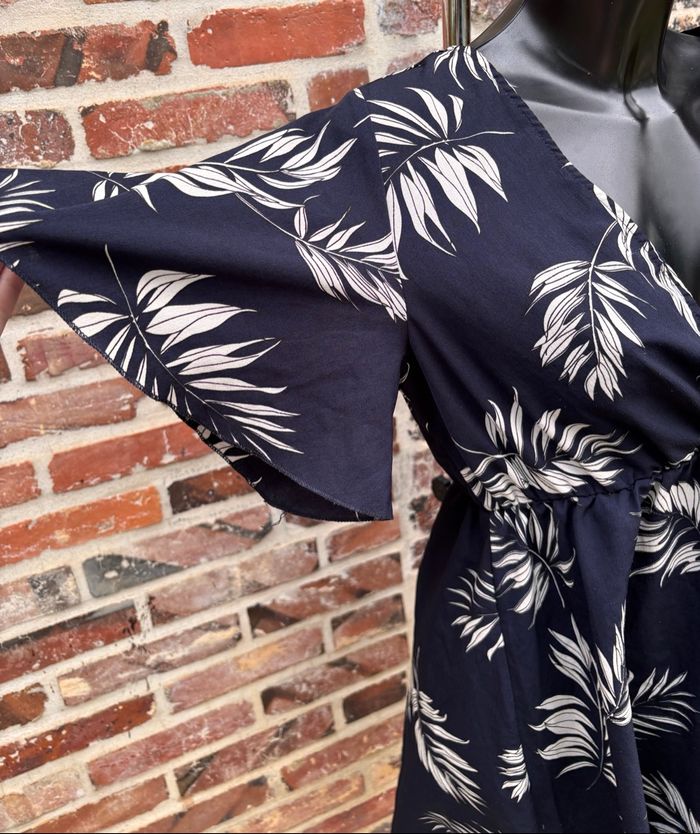 🌿Robe cache-cœur à motif feuilles Taille 34 – Shein - photo numéro 3