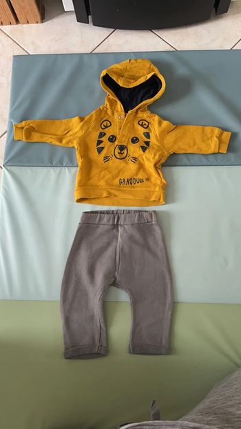 Ensemble de jogging 12 mois