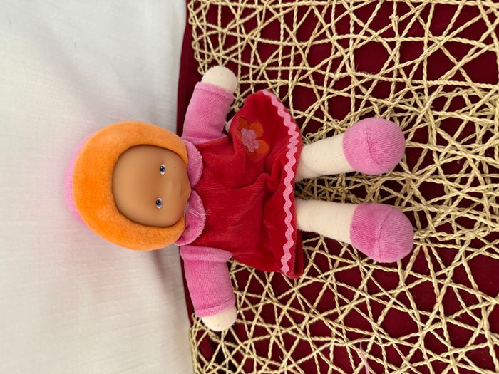 DOUDOU POUPEE COROLLE robe rouge rose capuche bord orange 25cm fleur - photo numéro 5