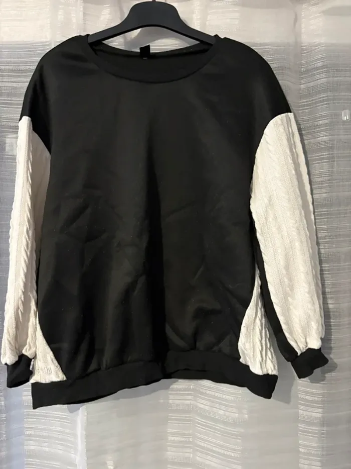 Pull noir et blanc