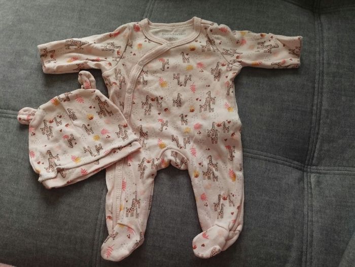 Pyjama+ bonnet 0 mois