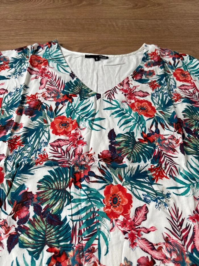 T shirt fleuris - photo numéro 2