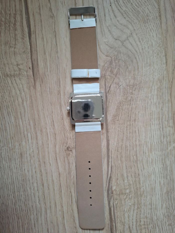 Montre neuve - photo numéro 2