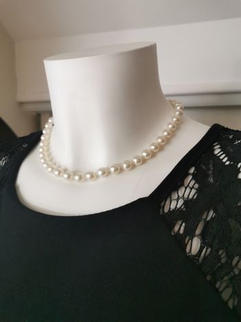 Collier de perles en plastique T.W.