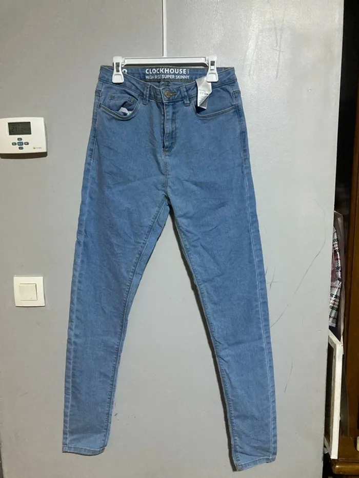 Jean super skinny bleu clair Clockhouse (C&A)Taille 38