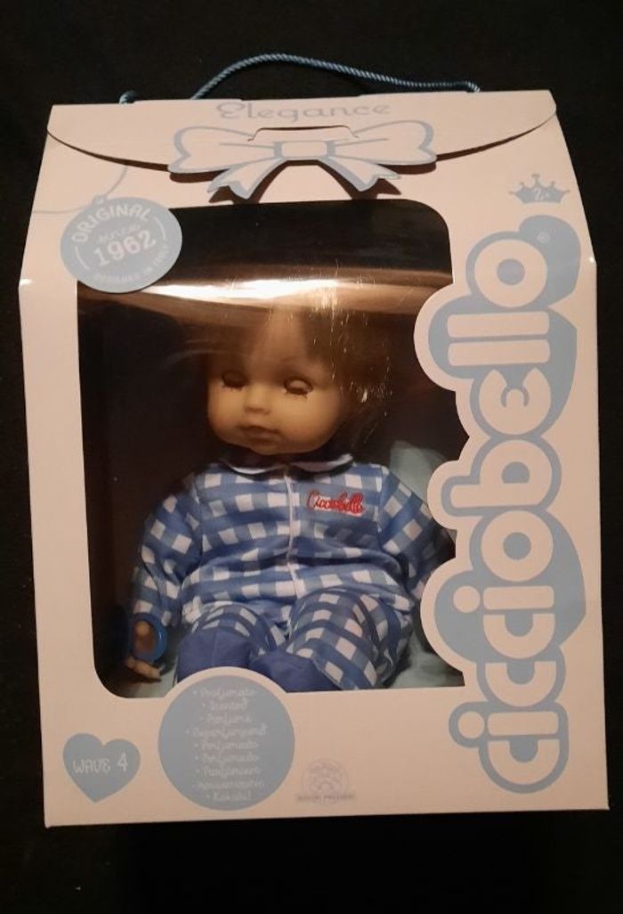 Poupée cicciobello élégance
