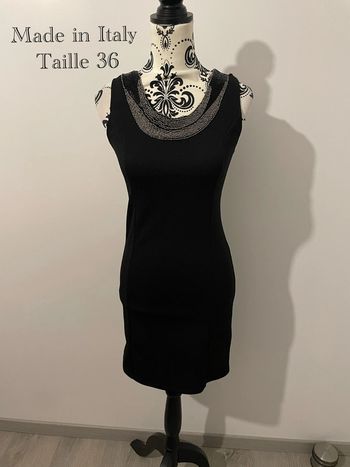Robe noire chic Made in Italy - Taille 36 - Détails perlés