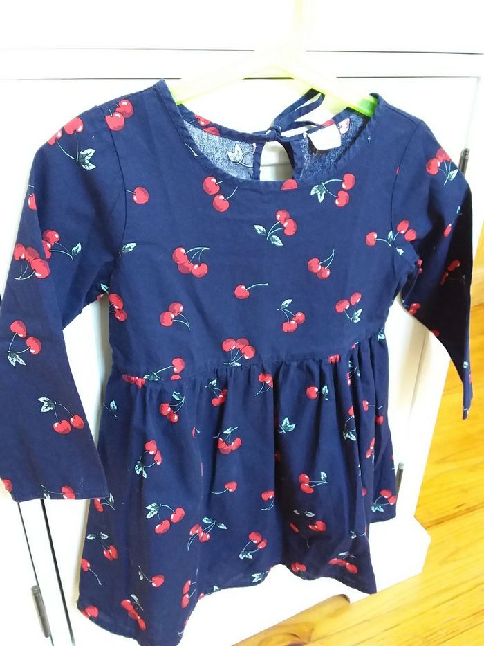 Robe marine à motif cerises en taille 3 ans - photo numéro 3
